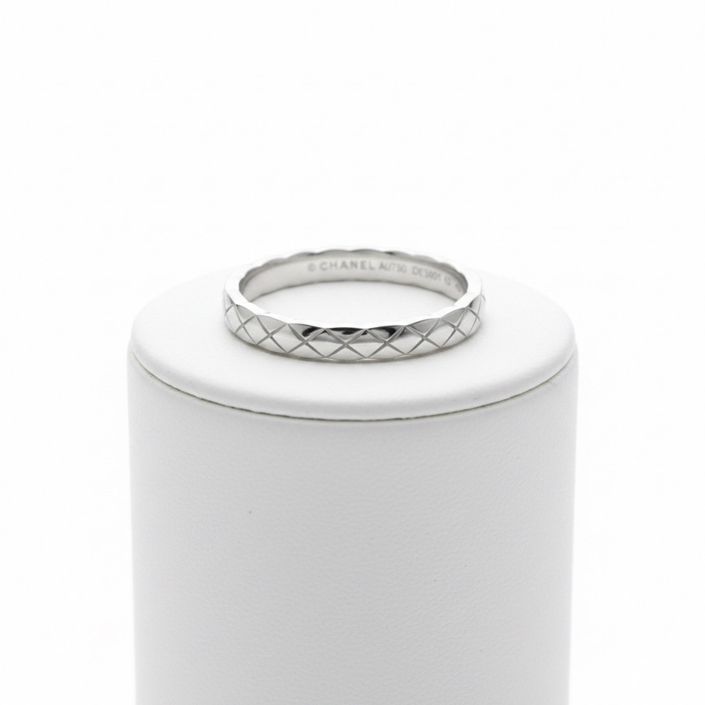 Chanel Coco Crush Ring Mini Model White Gold (18K) Fashion No Stone Band Ring Silver