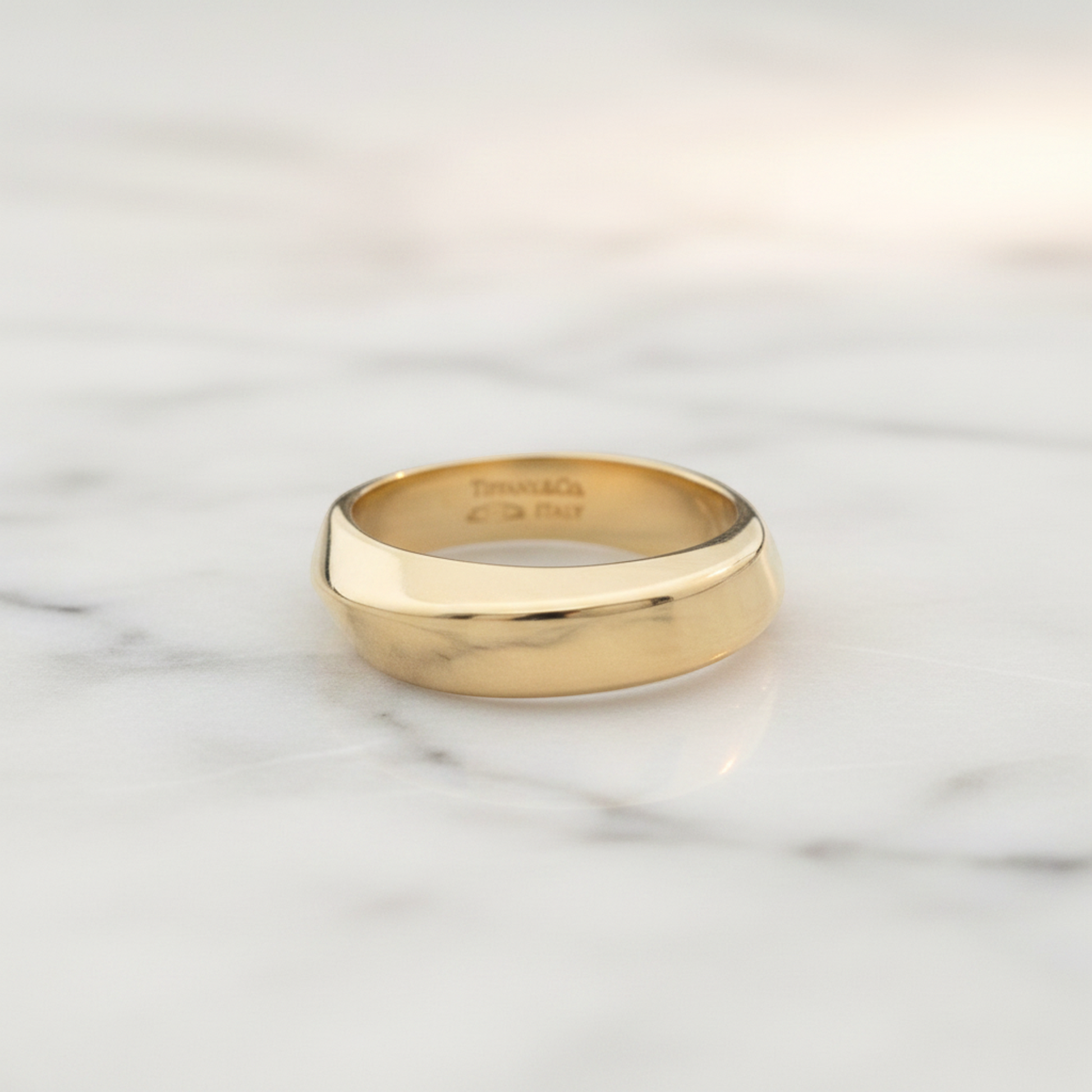 Tiffany Knife-edge Ring Yellow Gold (18K) Fashion No Stone Band Ring Gold