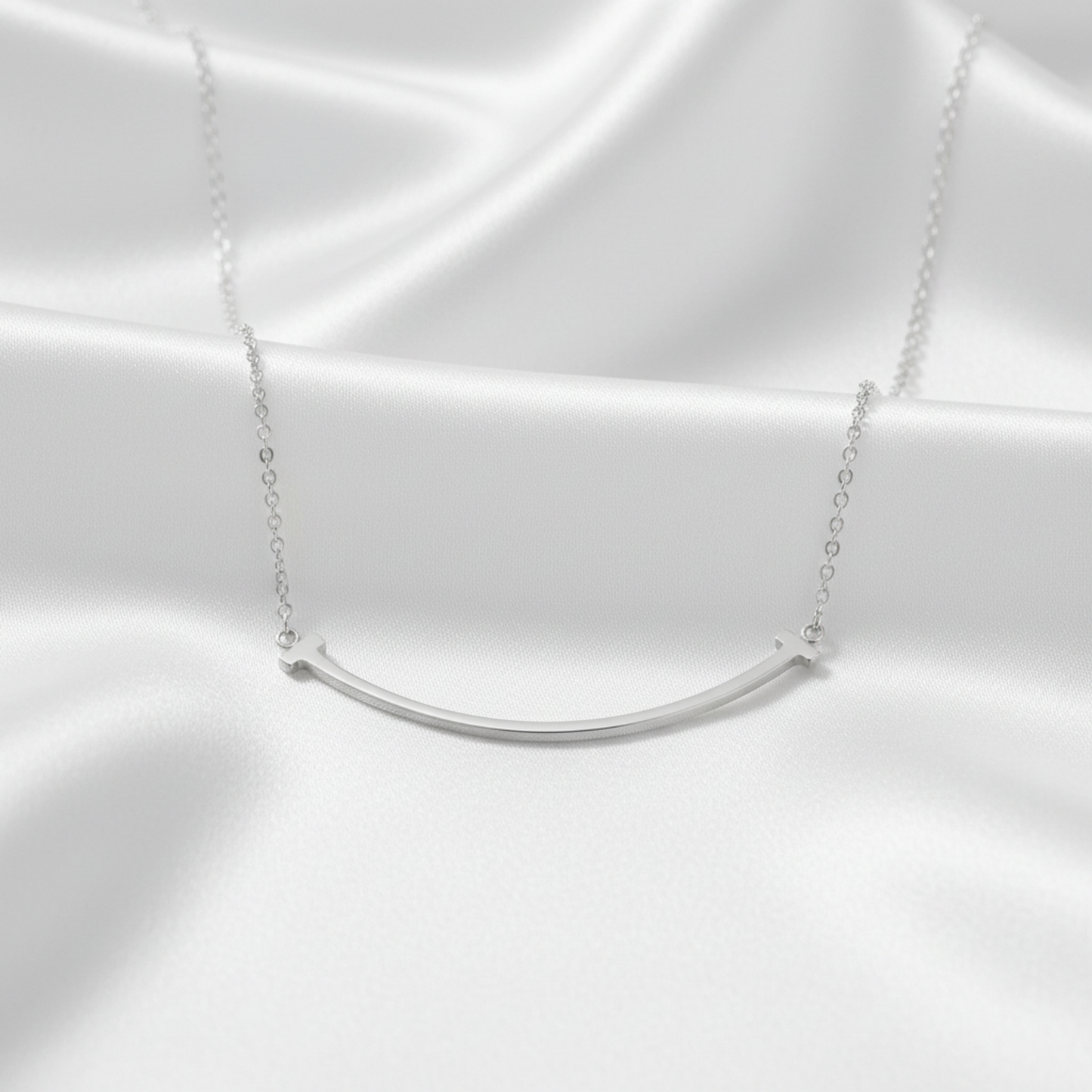 Tiffany Tiffany T Smile Small Size Necklace White Gold (18K) No Stone Men,Women Fashion Necklace (Silver)
