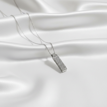 Bottega Veneta Intrecciato Silver Men,Women Fashion Pendant Necklace (Silver)