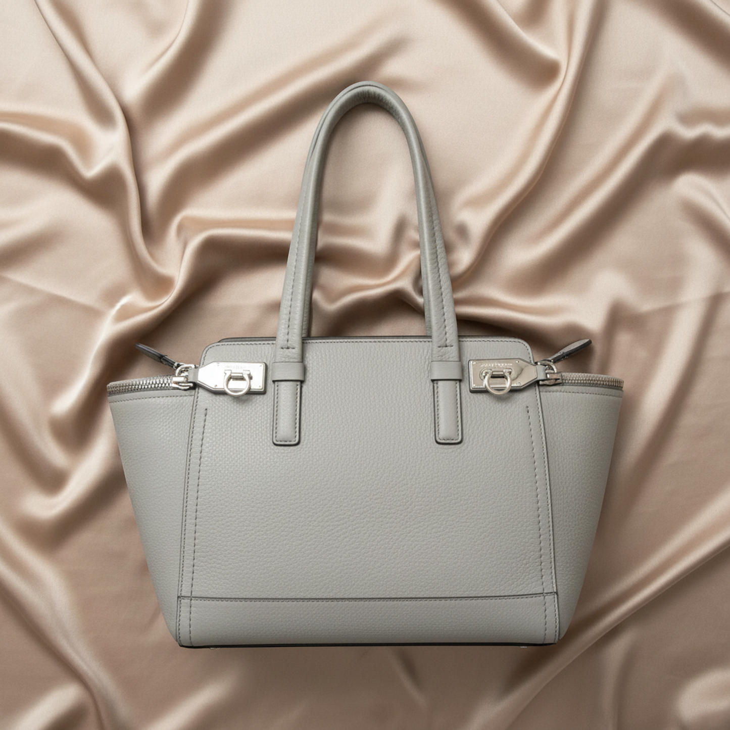 Salvatore Ferragamo Gancini DY-21 D698 Women's Leather Handbag,Tote Bag Gray