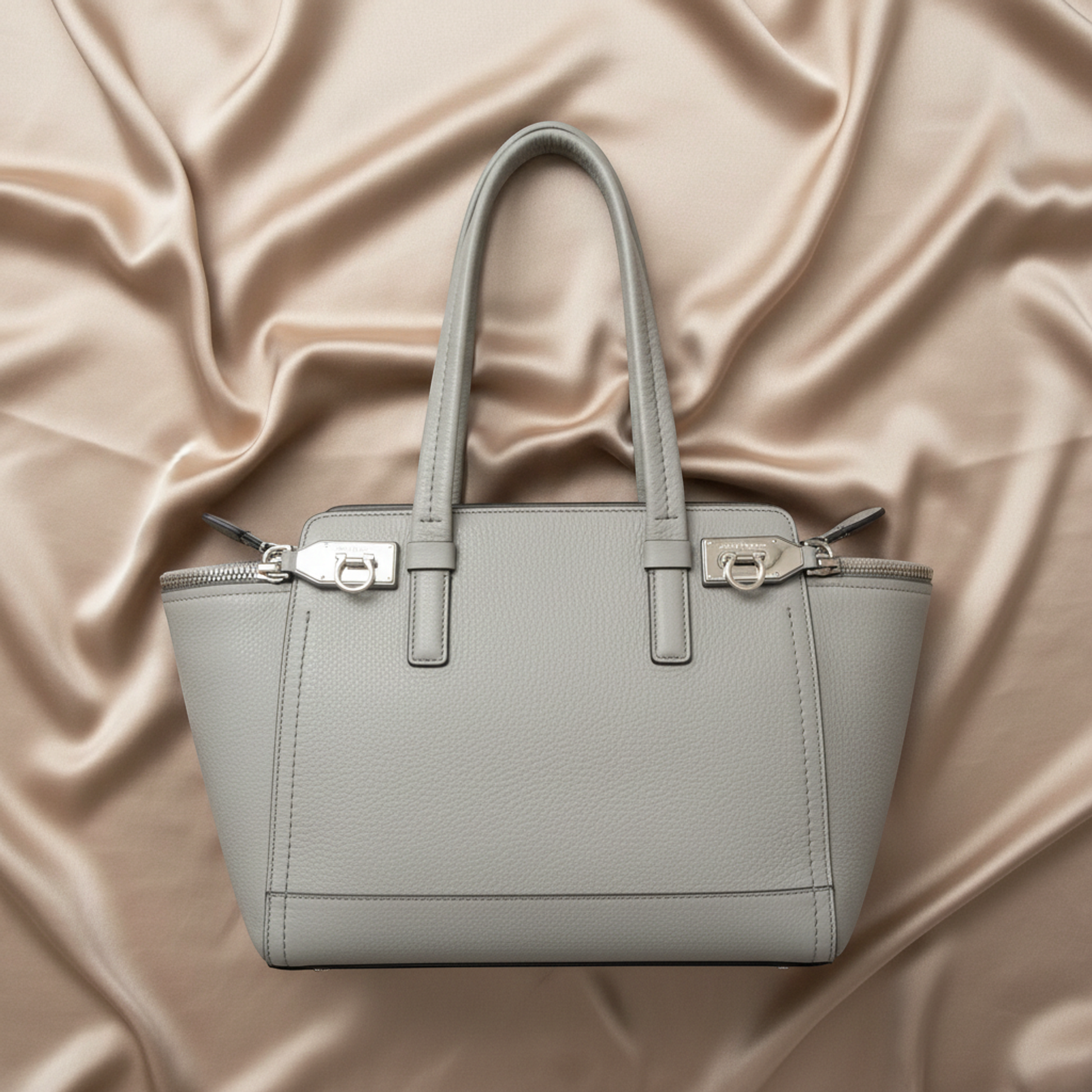 Salvatore Ferragamo Gancini DY-21 D698 Women's Leather Handbag,Tote Bag Gray
