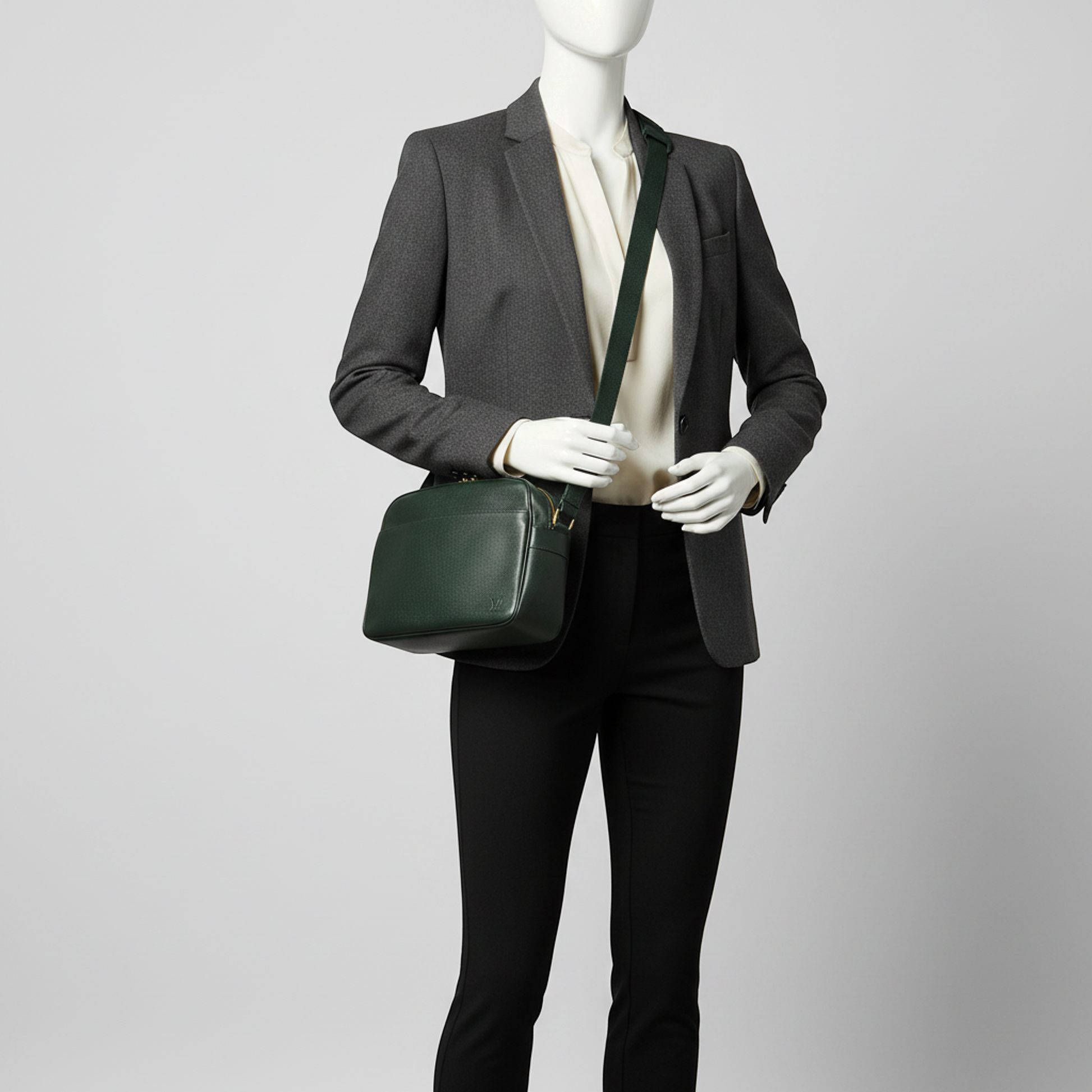 Louis Vuitton Taiga Reporter PM M30154 Men's Shoulder Bag Episea