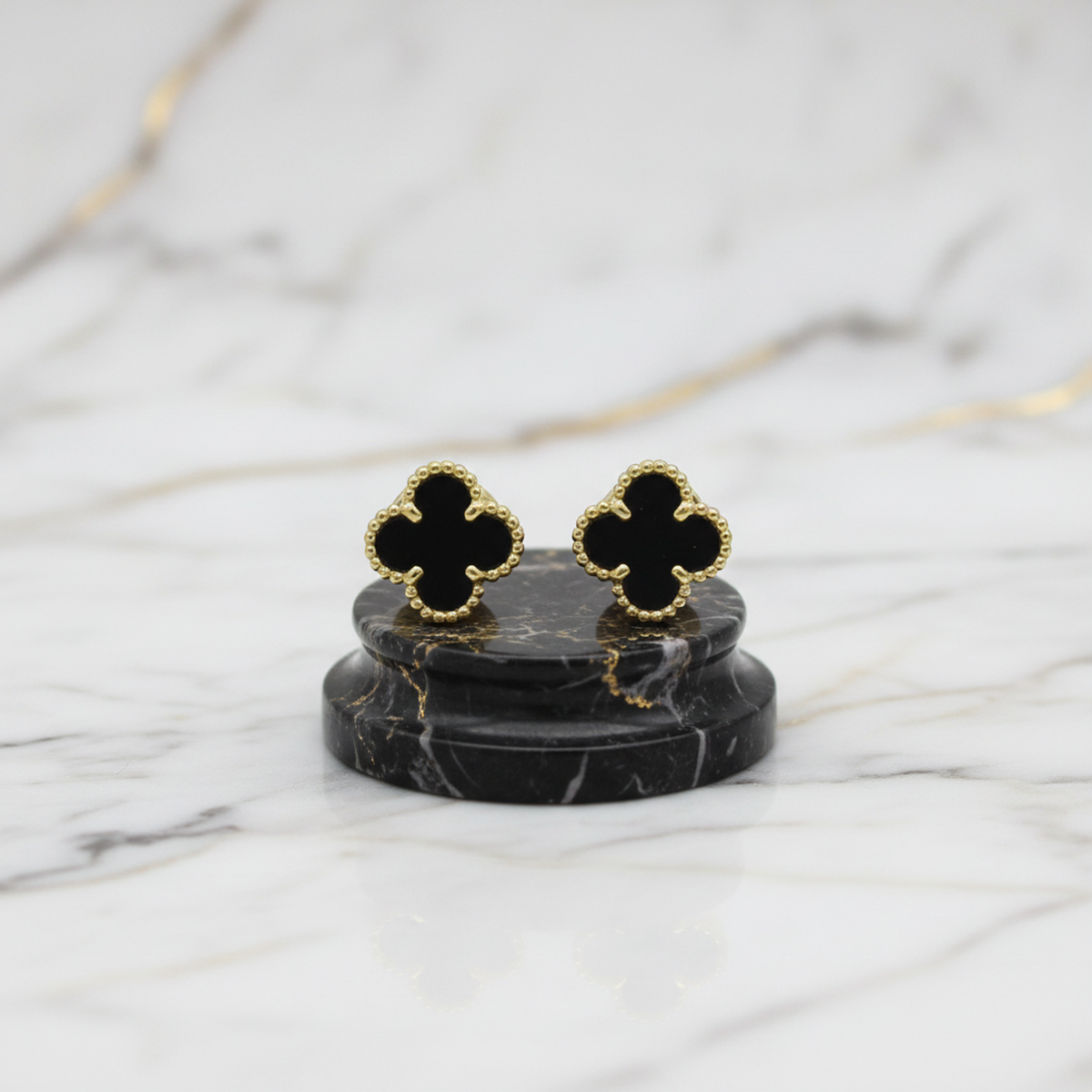 Van Cleef & Arpels Sweet Alhambra Earrings Onyx Yellow Gold (18K) Stud Earrings Gold