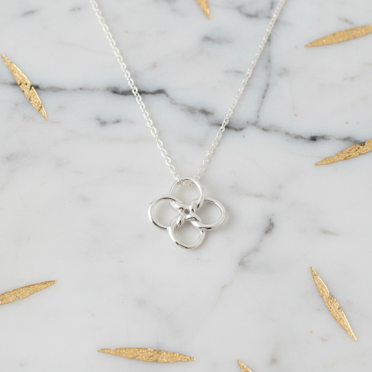 Tiffany Quadrofolio Necklace Platinum No Stone Men,Women Fashion Pendant Necklace (Silver)