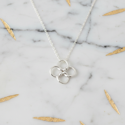 Tiffany Quadrofolio Necklace Platinum No Stone Men,Women Fashion Pendant Necklace (Silver)