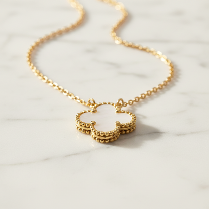 Van Cleef & Arpels Vintage Alhambra Necklace Yellow Gold (18K) Mother Of Pearl Women,Men Fashion Necklace (Gold)