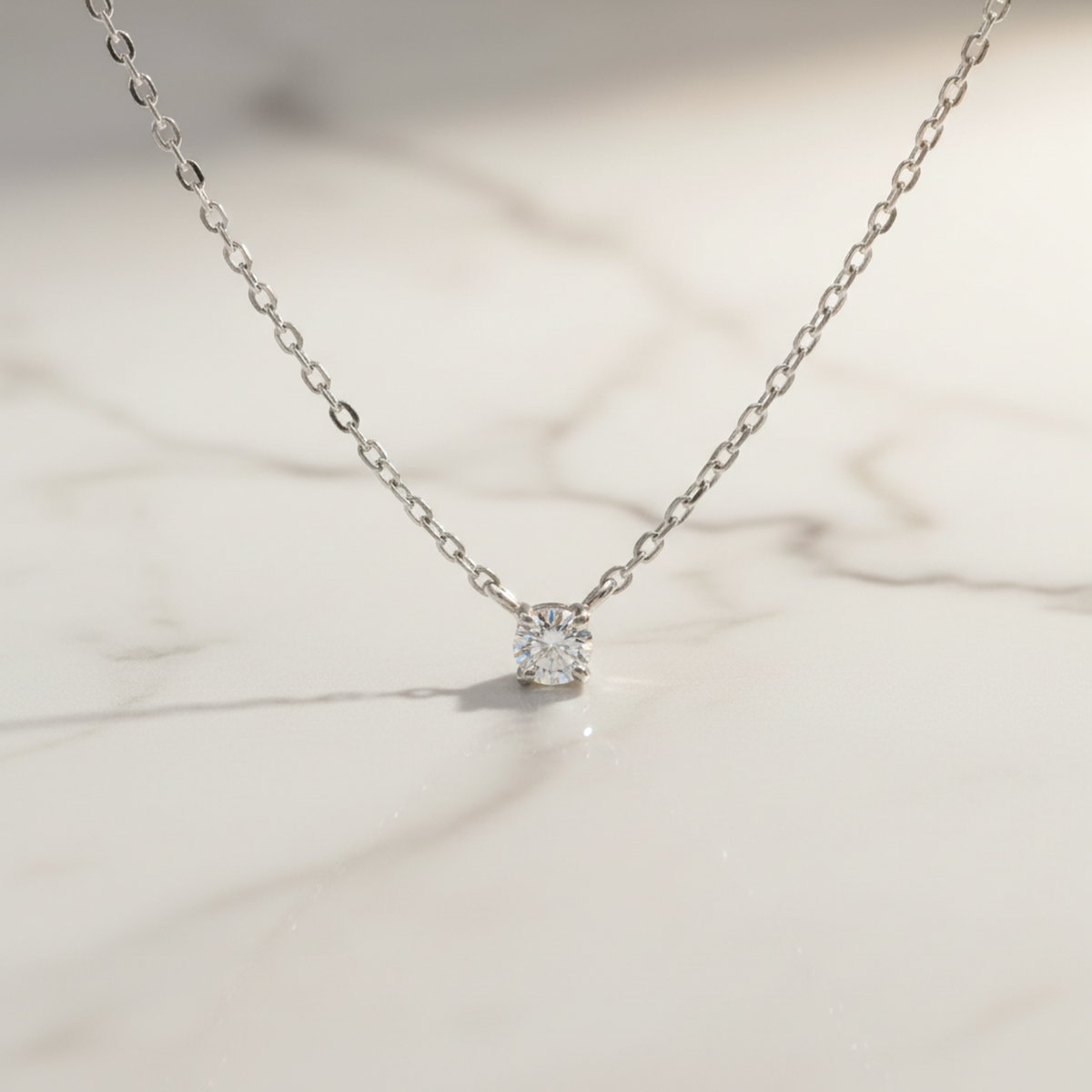 Vendome Aoyama Diamond Necklace 0.06ct White Gold (18K) Diamond Men,Women Fashion Necklace Carat/0.06 (Silver)