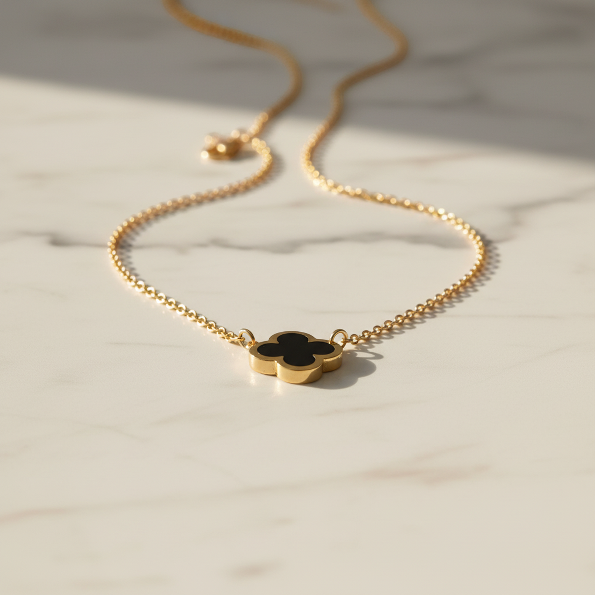 Van Cleef & Arpels Pure Alhambra Necklace Yellow Gold (18K) Onyx Men,Women Fashion Pendant Necklace (Gold)