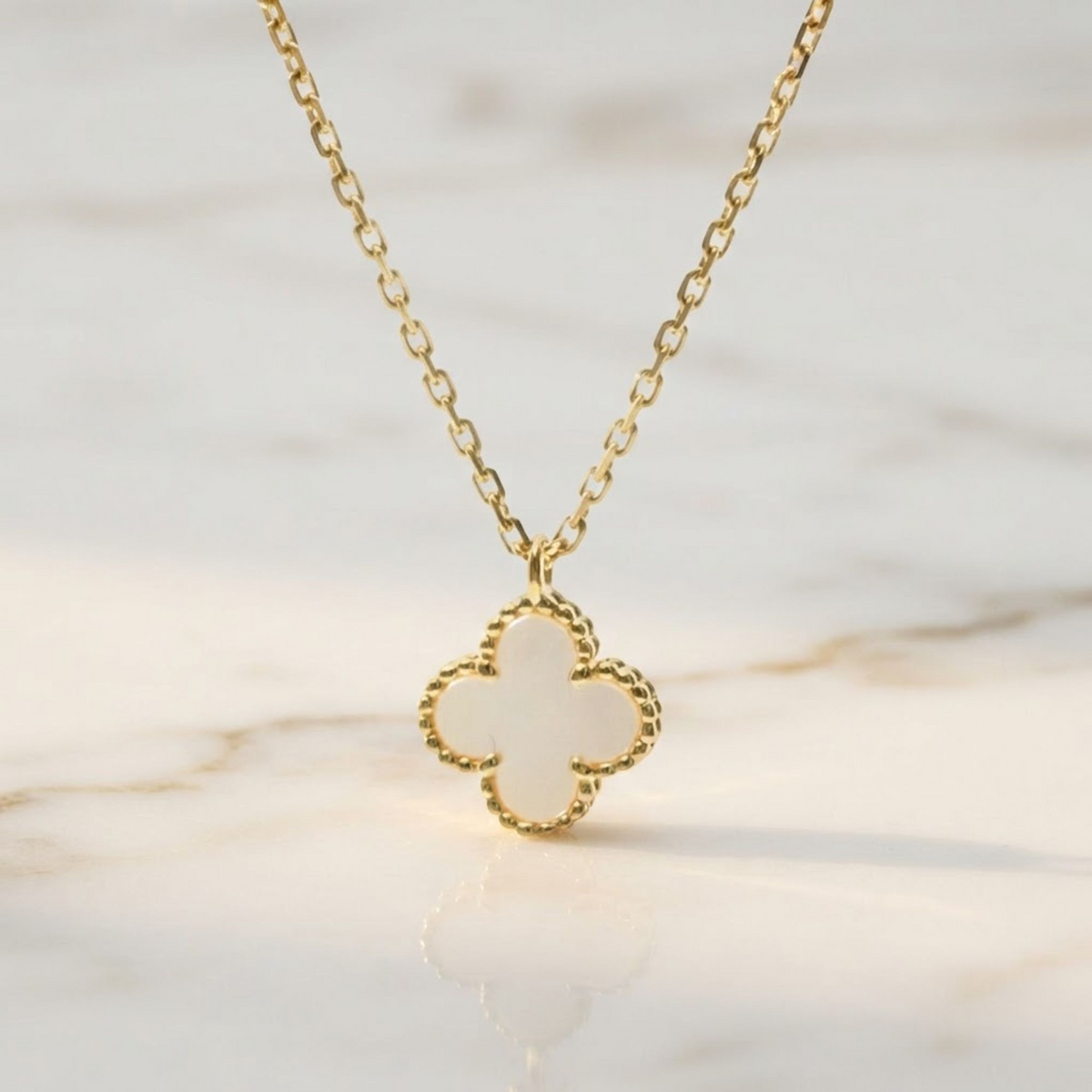 Van Cleef & Arpels Sweet Alhambra Necklace Yellow Gold (18K) Mother Of Pearl Men,Women Fashion Necklace (Gold)