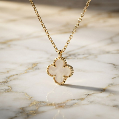Van Cleef & Arpels Sweet Alhambra Necklace Yellow Gold (18K) Mother Of Pearl Men,Women Fashion Necklace (Gold)