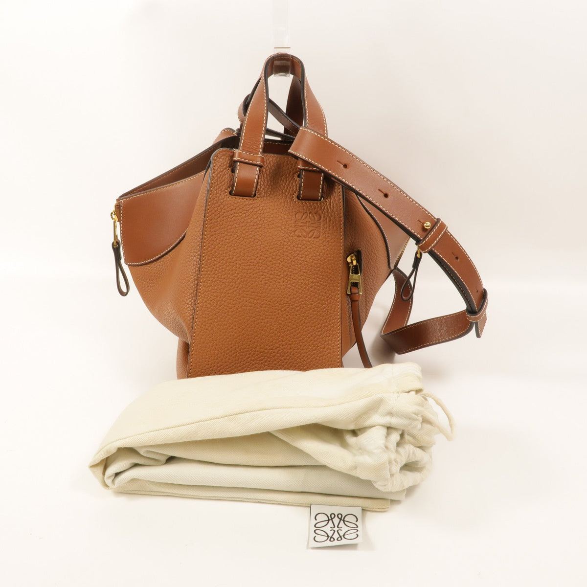 Loewe Hammock Medium · Calfskin