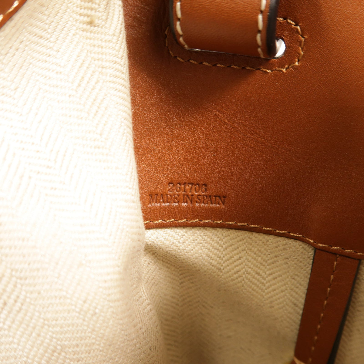 Loewe Hammock Medium · Calfskin