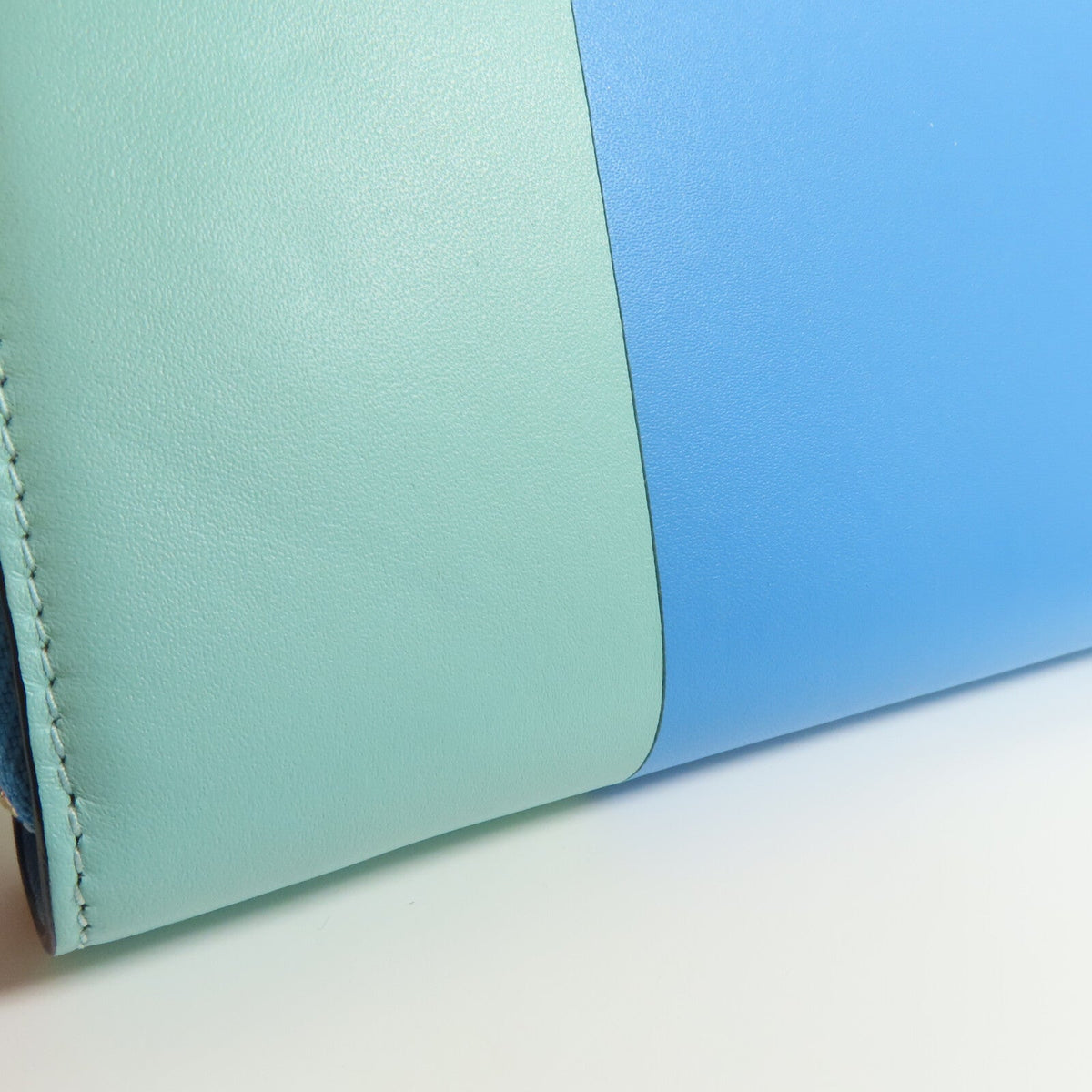 Loewe Round Zip Wallet · Calfskin