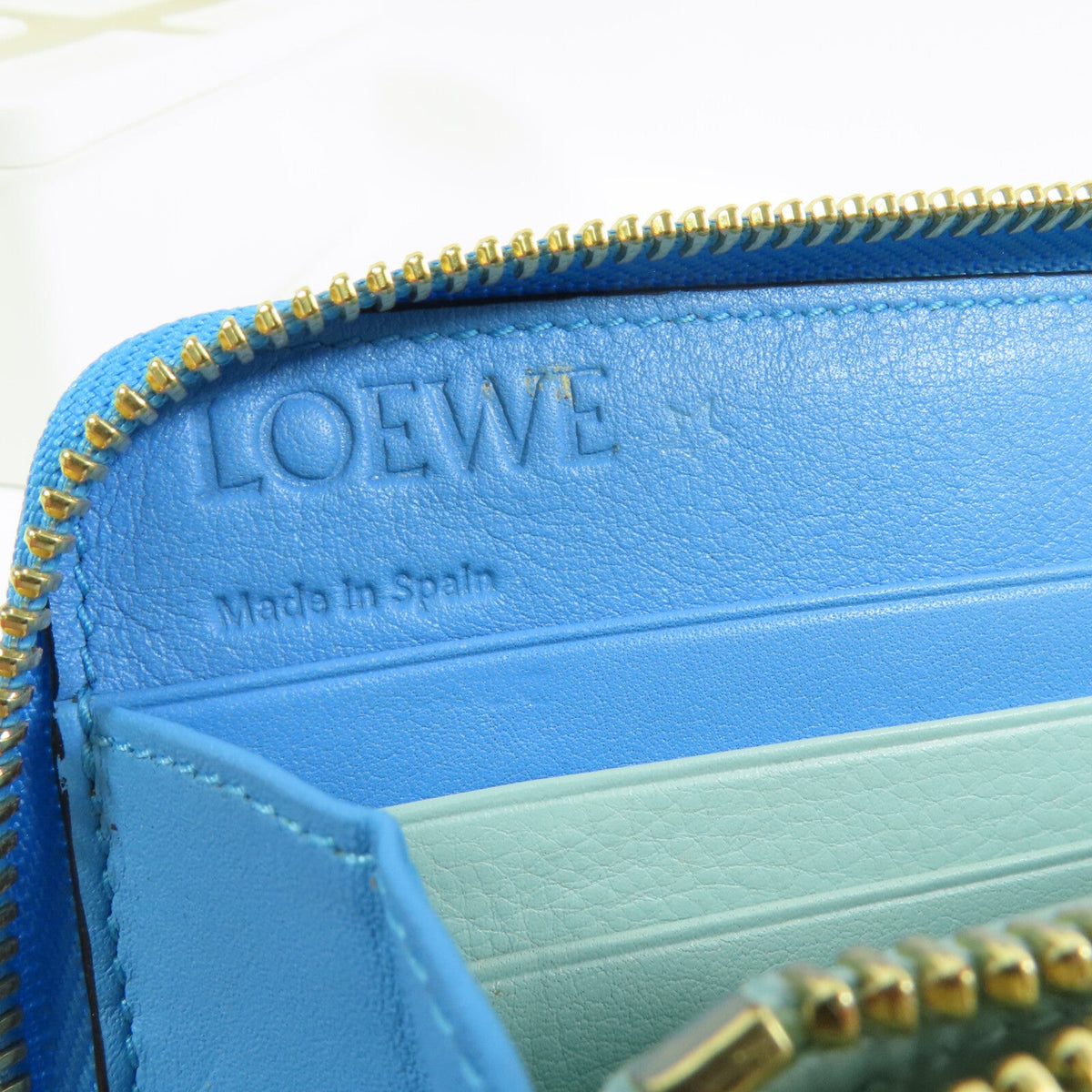 Loewe Round Zip Wallet · Calfskin