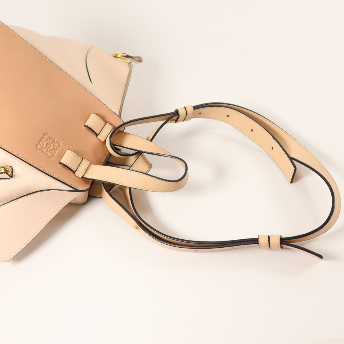 Loewe Hammock Small · Calfskin