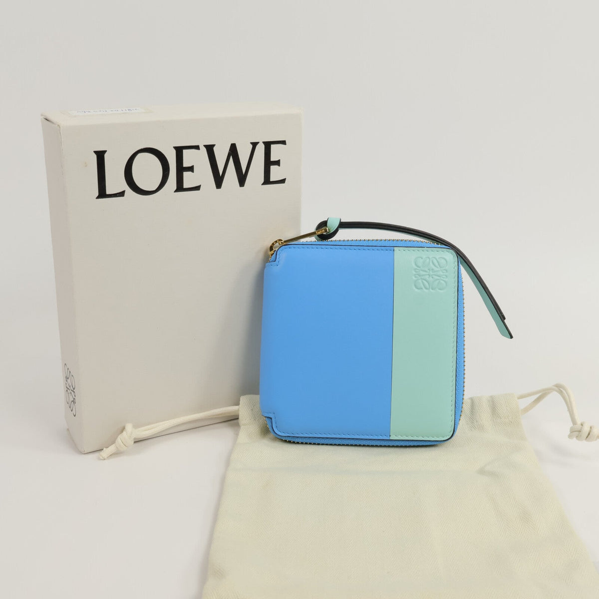 Loewe Round Wallet · Calfskin