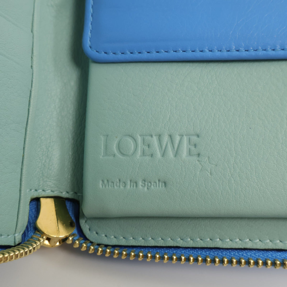 Loewe Round Wallet · Calfskin