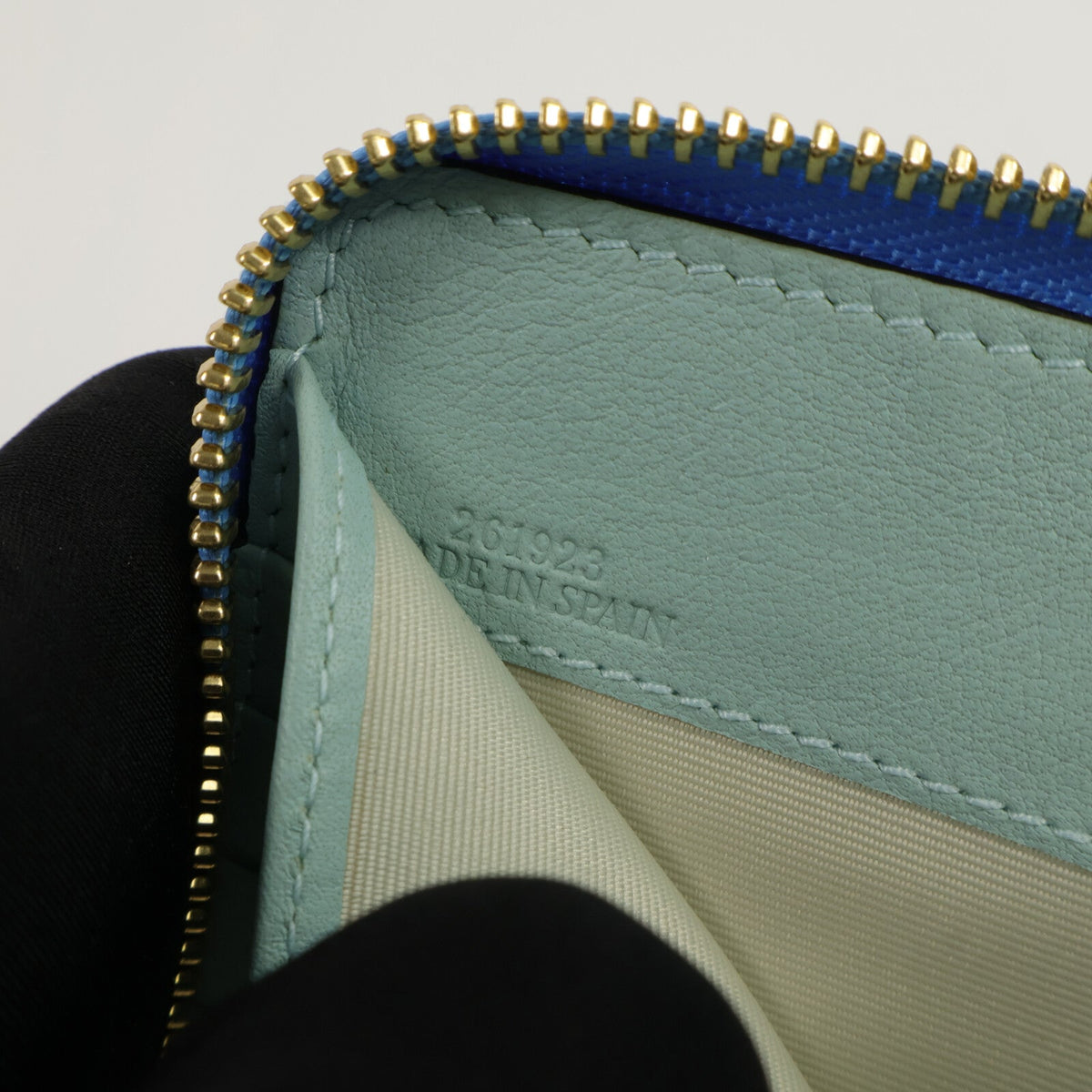 Loewe Round Wallet · Calfskin