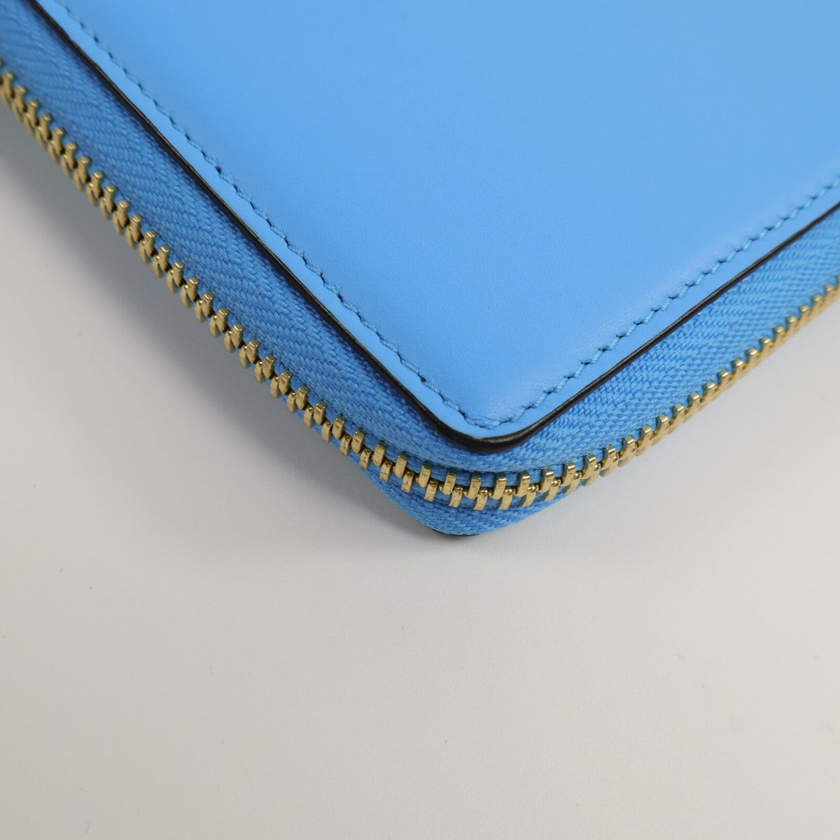 Loewe Round Wallet · Calfskin