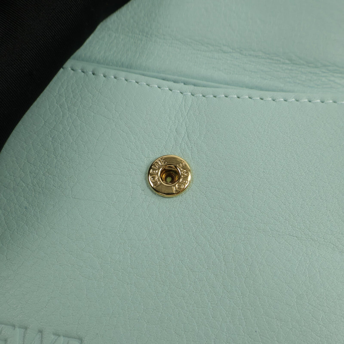 Loewe Round Wallet · Calfskin