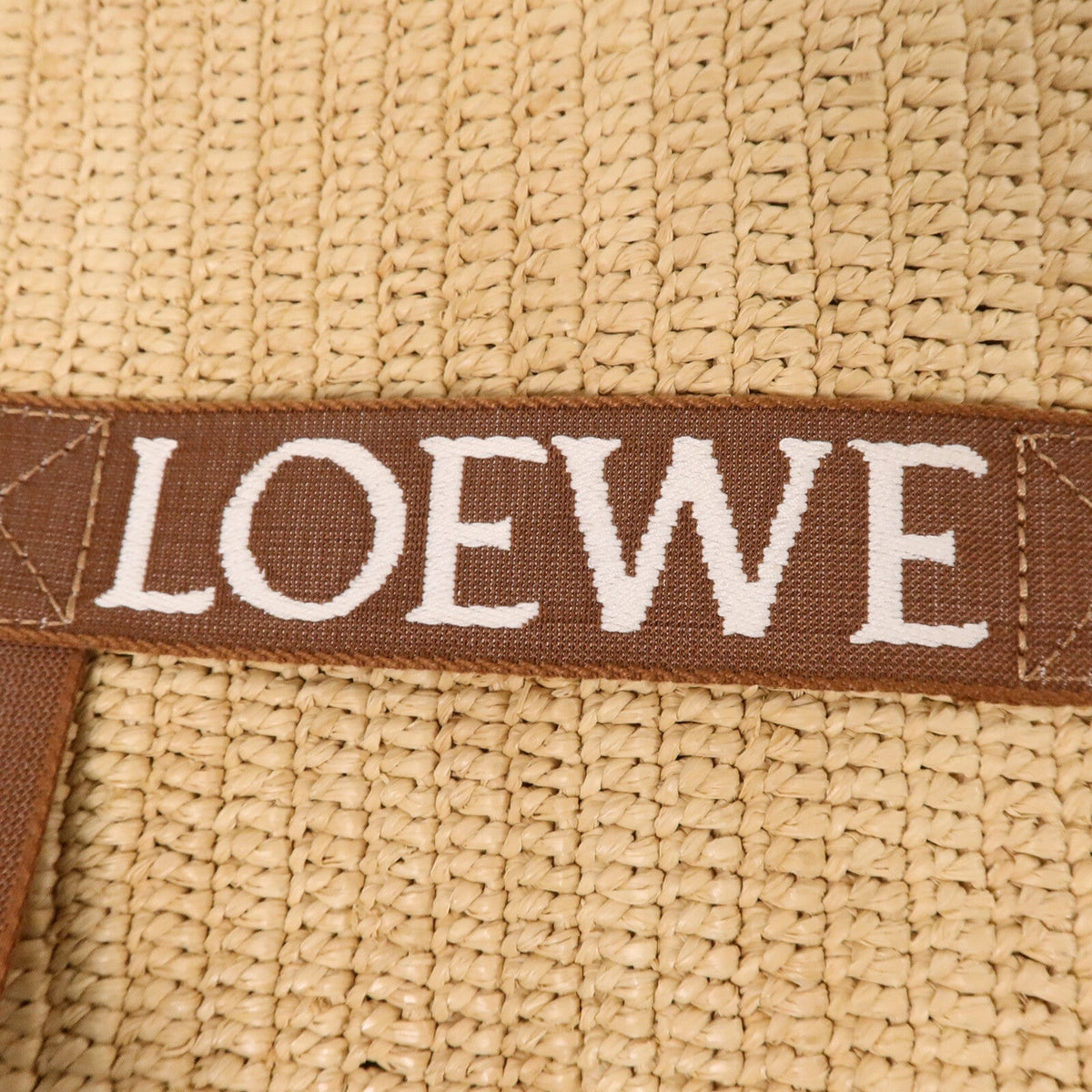 Loewe Fold Shopper · Raffia
