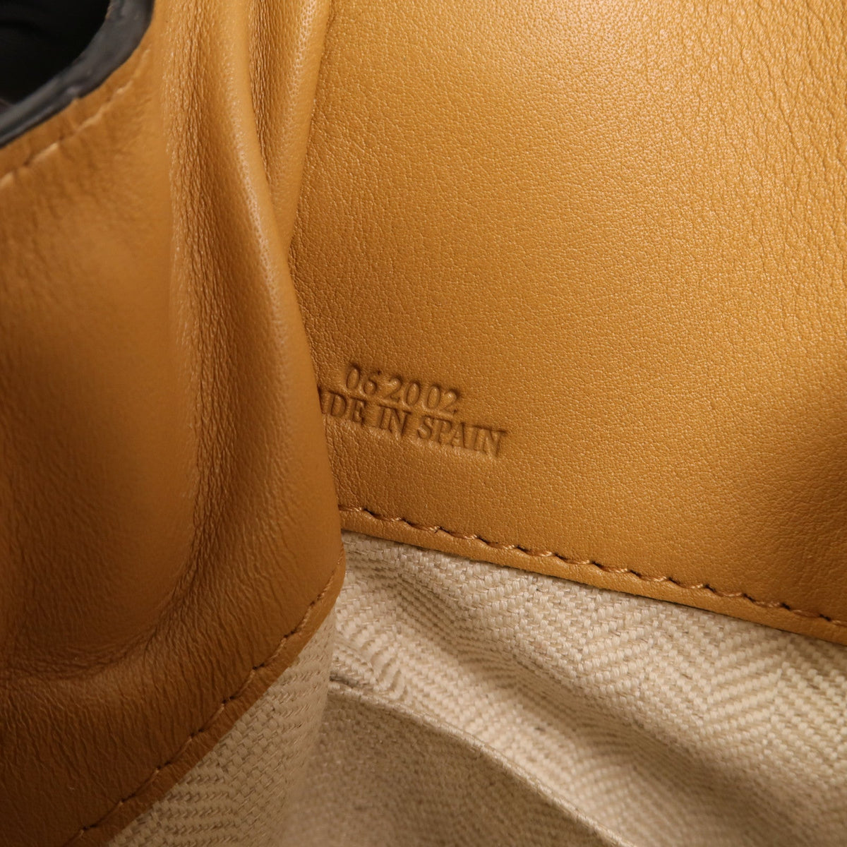 Loewe Mini Hammock · Calfskin