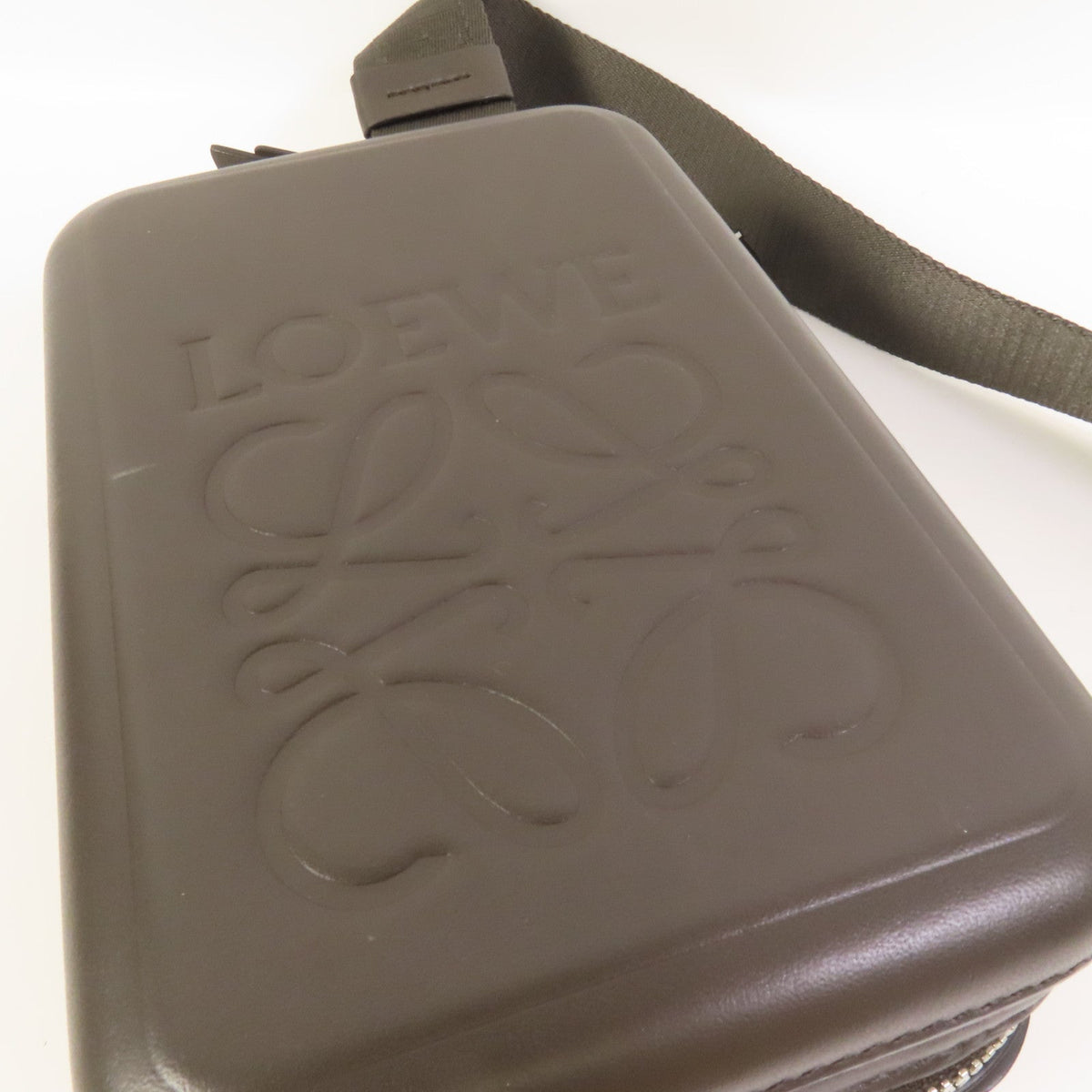 Loewe Molded Sling · Calfskin