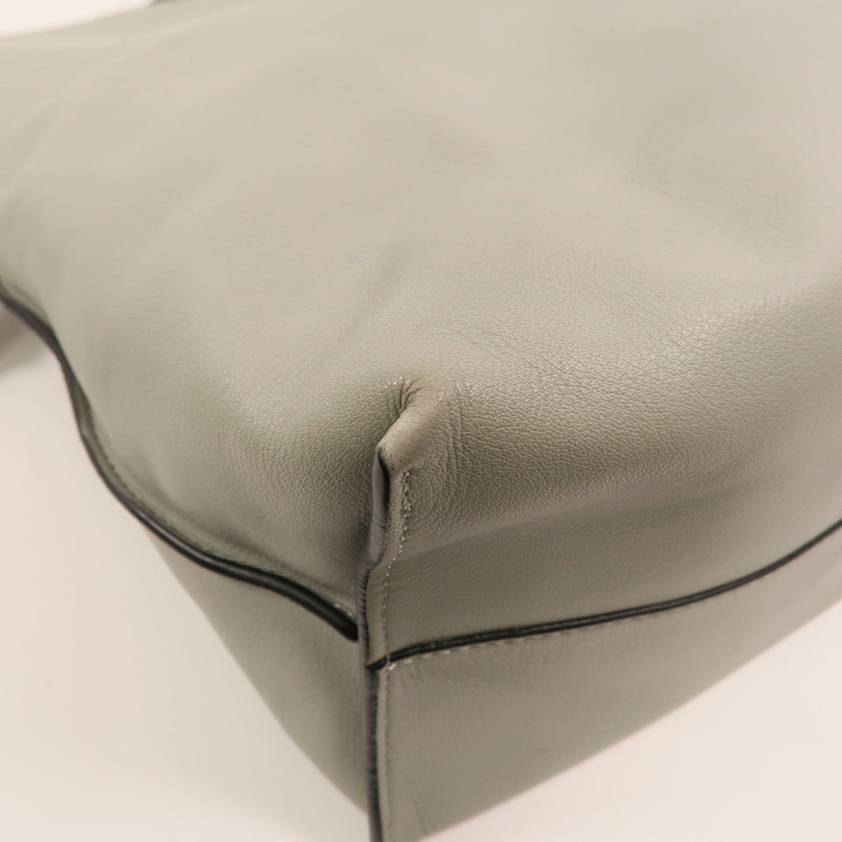 Loewe Medium Flamenco · Calfskin