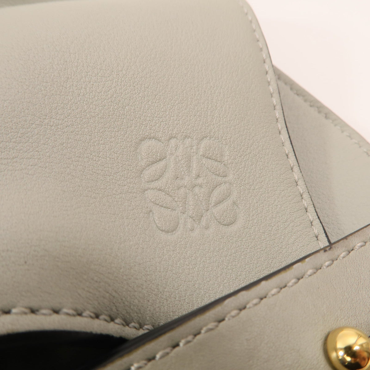Loewe Medium Flamenco · Calfskin