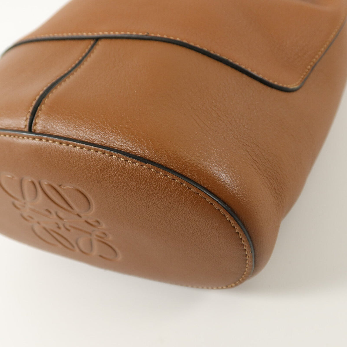 Loewe Hobo Anagram Small · Calfskin