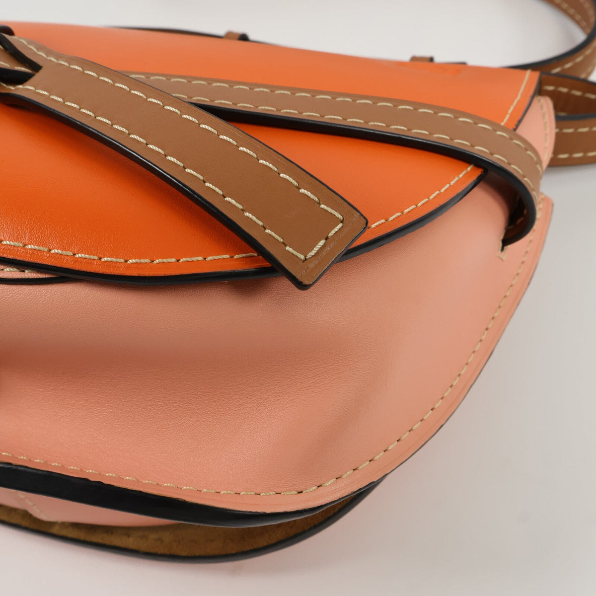 Loewe Gate Medium · Calfskin