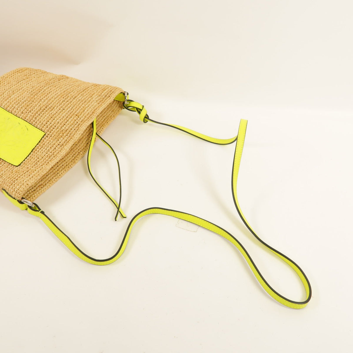 Loewe Slit Pochette · Raffia