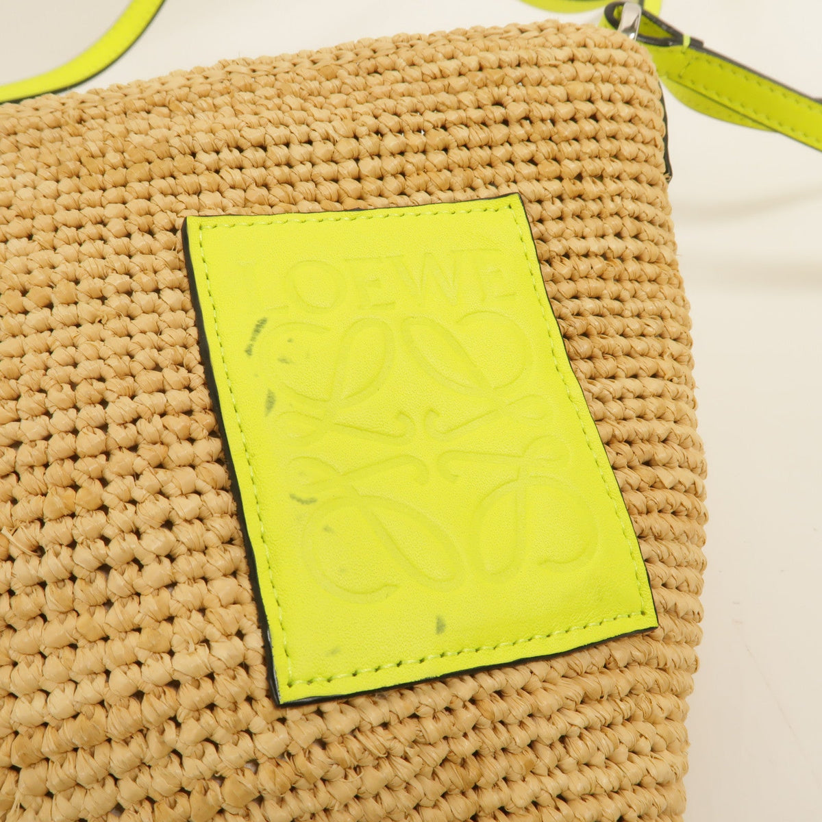 Loewe Slit Pochette · Raffia