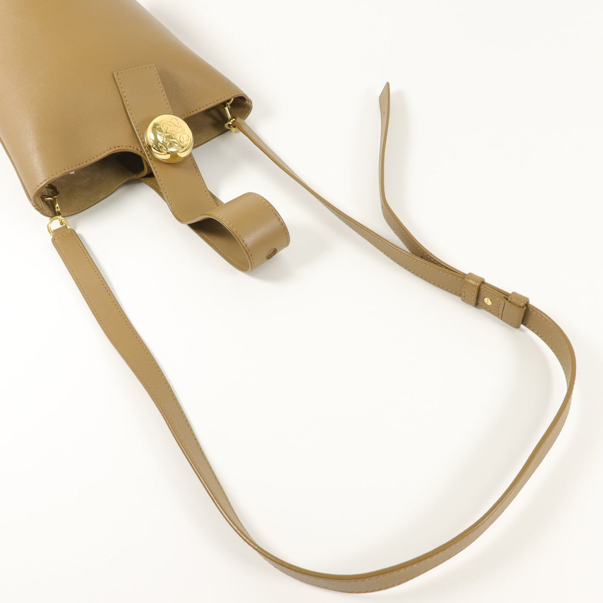 Loewe Pebble Bucket Mini · Calfskin