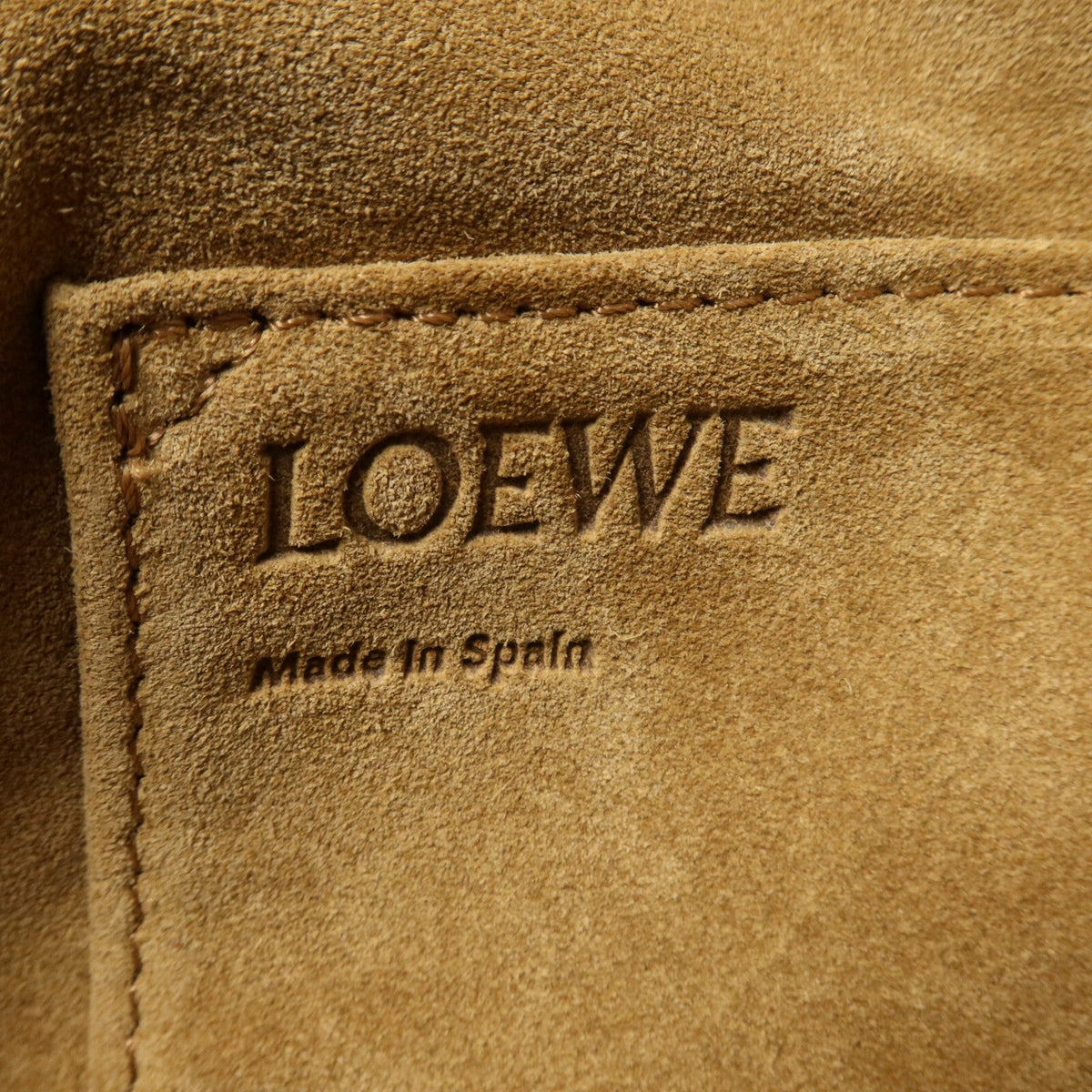 Loewe Missy · Calfskin