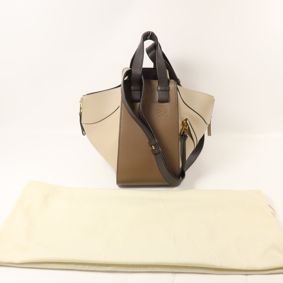 Loewe Hammock Medium · Two-Tone Calfskin