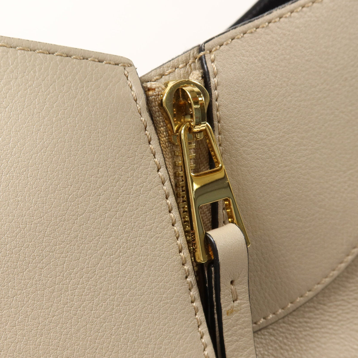 Loewe Hammock Medium · Two-Tone Calfskin
