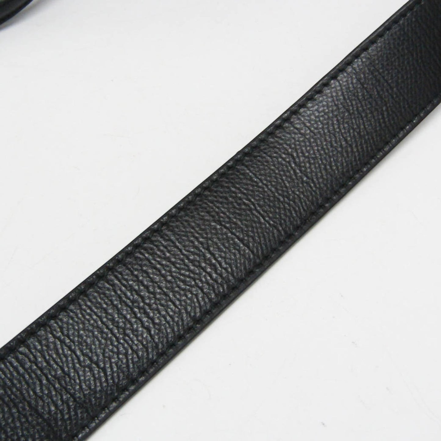 tokyopieces.com Salvatore Ferragamo Today black grained leather tote bag strap detail